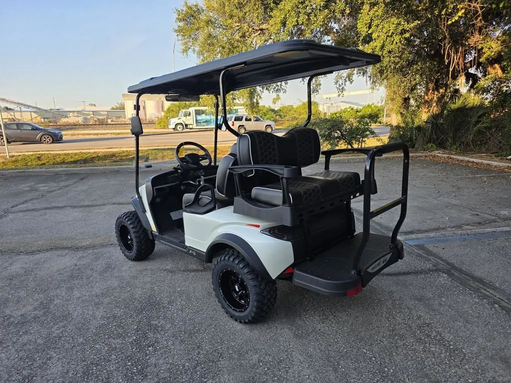 2025 Madjax X-Series 4 Passenger Lifted thumb 3