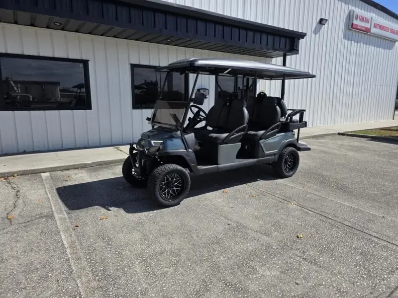 2026 Atlas 6 Passenger Lifted thumb 1