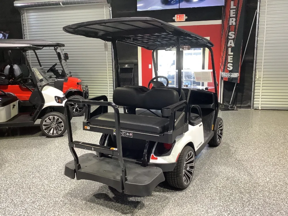 2026 E-Z-GO Express thumb 3