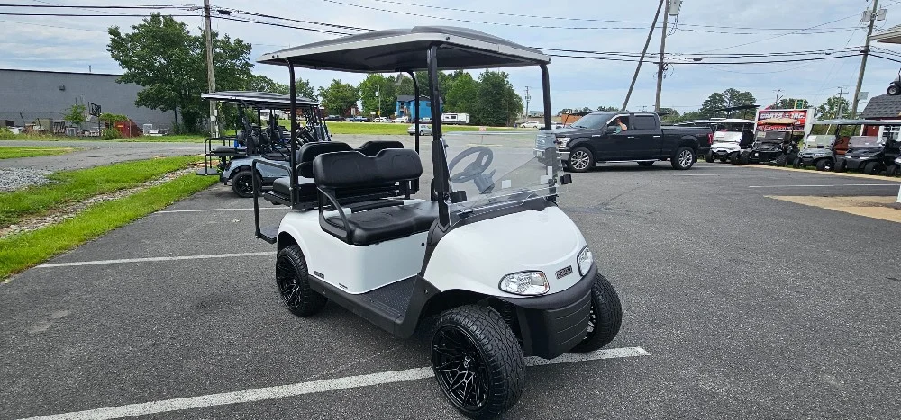 2021 E-Z-GO RXV thumb 4