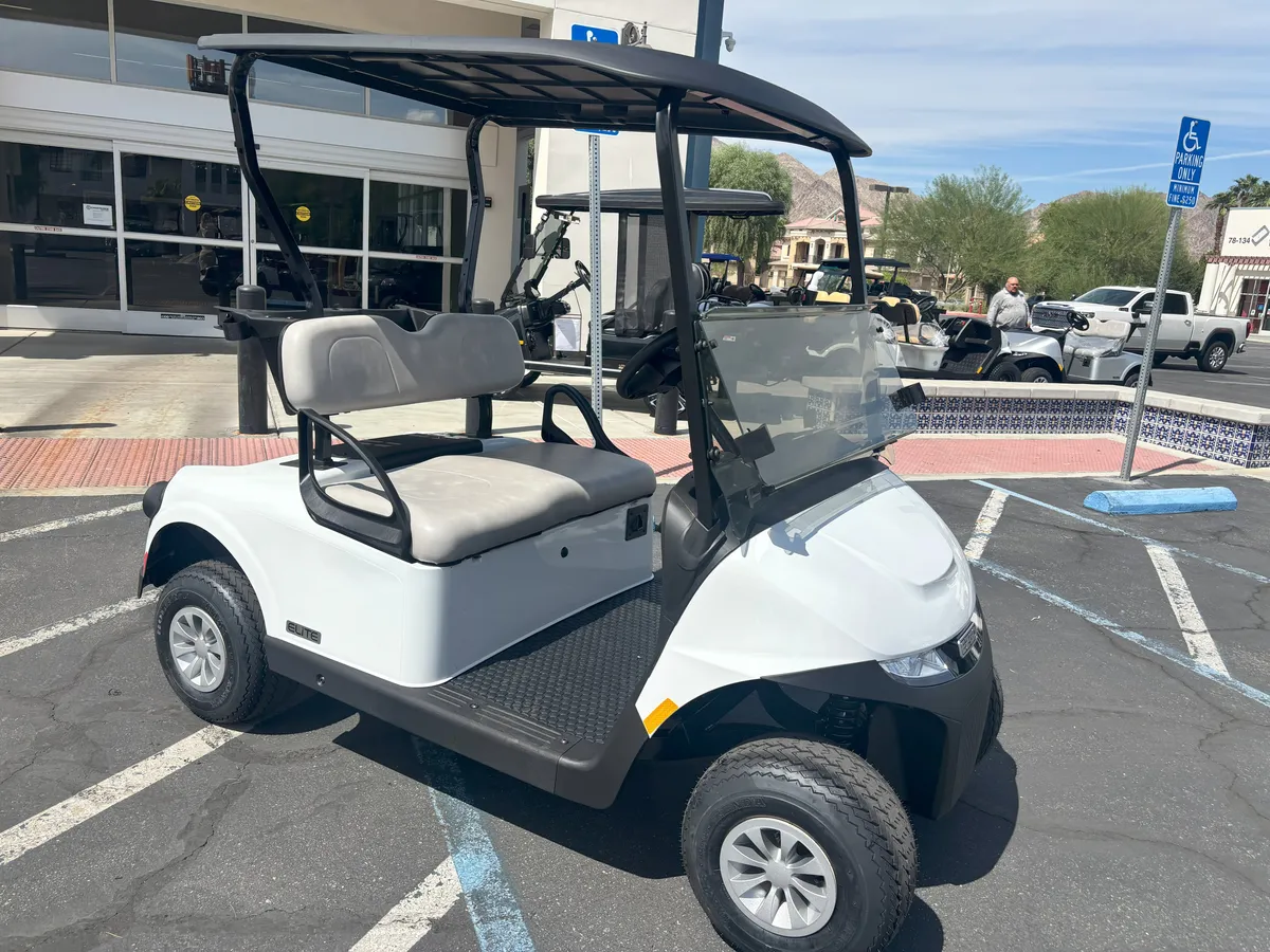 2026 E-Z-GO Freedom thumb 2
