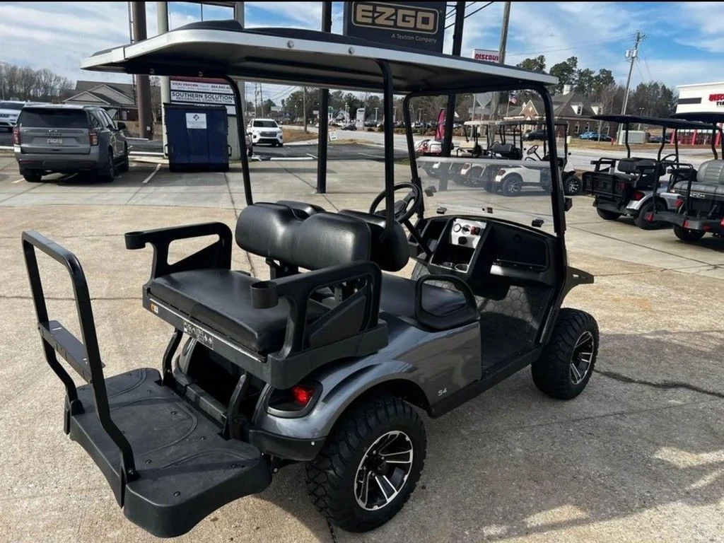 2022 E-Z-GO Express thumb 4