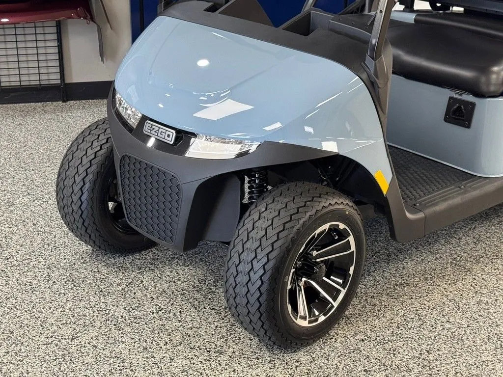 2026 E-Z-GO RXV ELiTE Lithium thumb 2