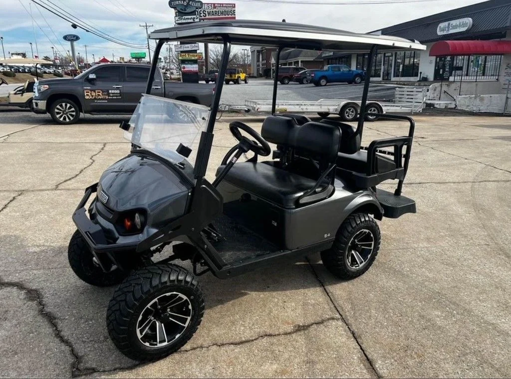 2022 E-Z-GO Express thumb 3