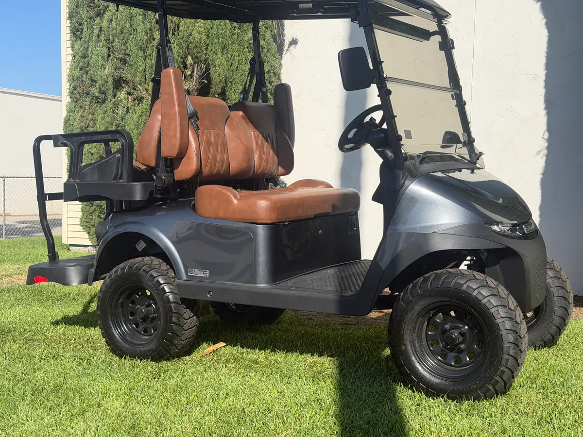 2026 E-Z-GO RXV ELiTE Lithium thumb 2