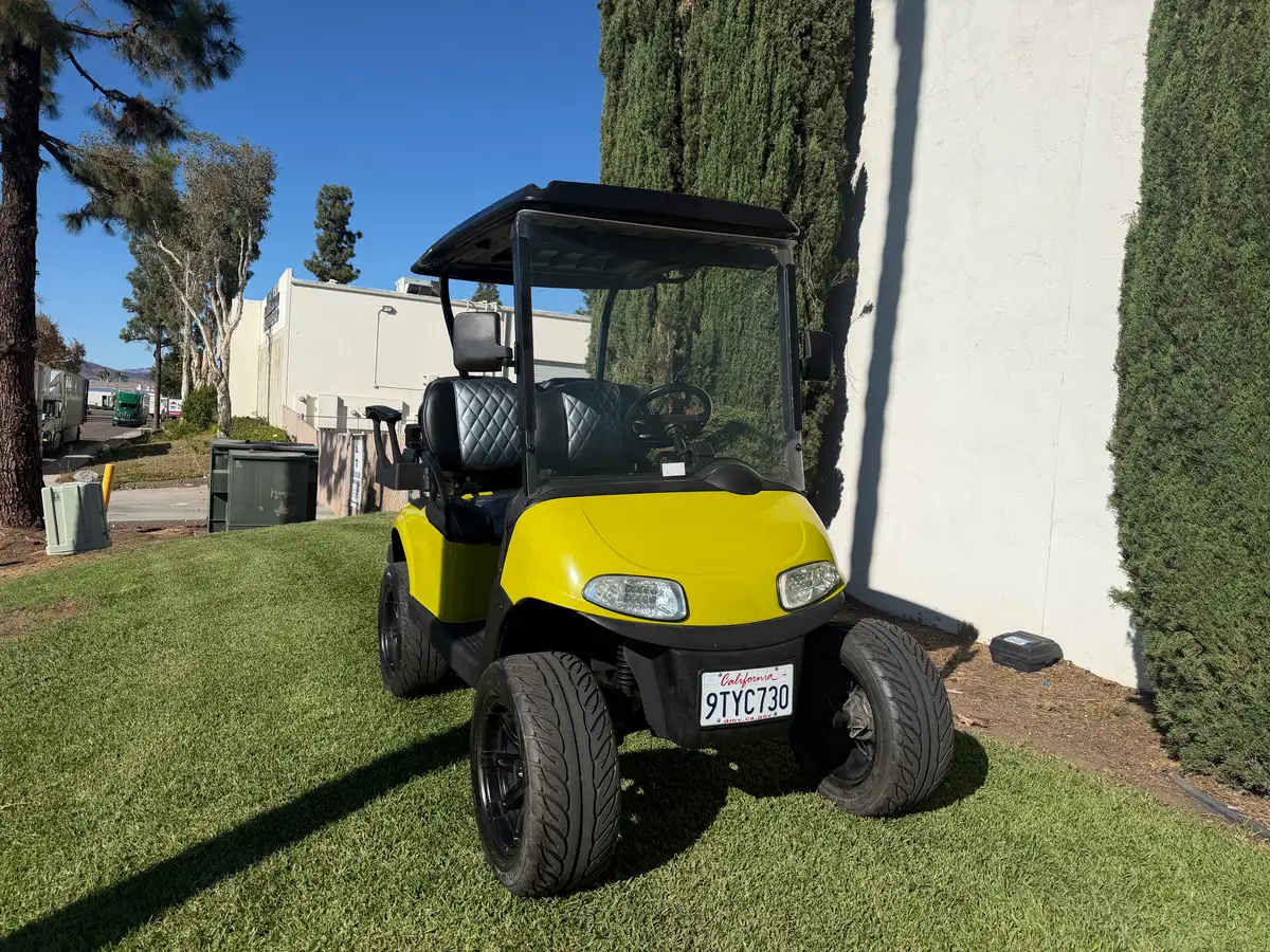 2020 E-Z-GO RXV ELiTE Lithium thumb 4