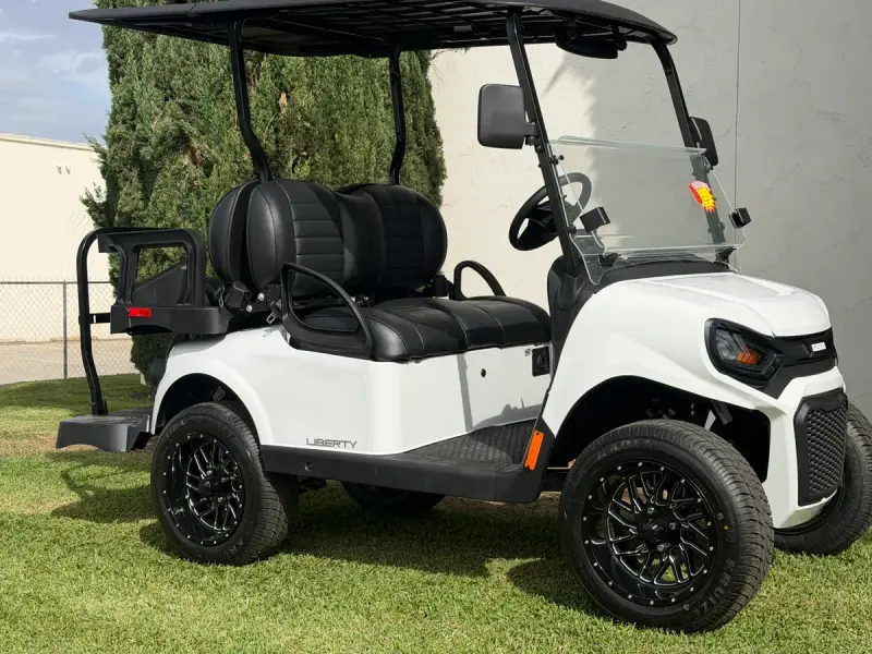 2027 E-Z-GO Liberty ELiTE Lithium thumb 2