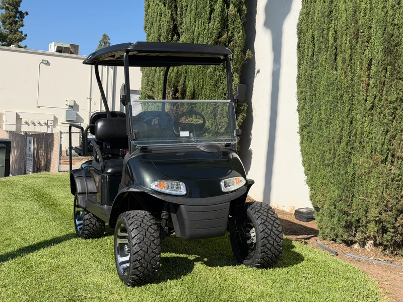 2021 E-Z-GO Freedom ELiTE Lithium thumb 4