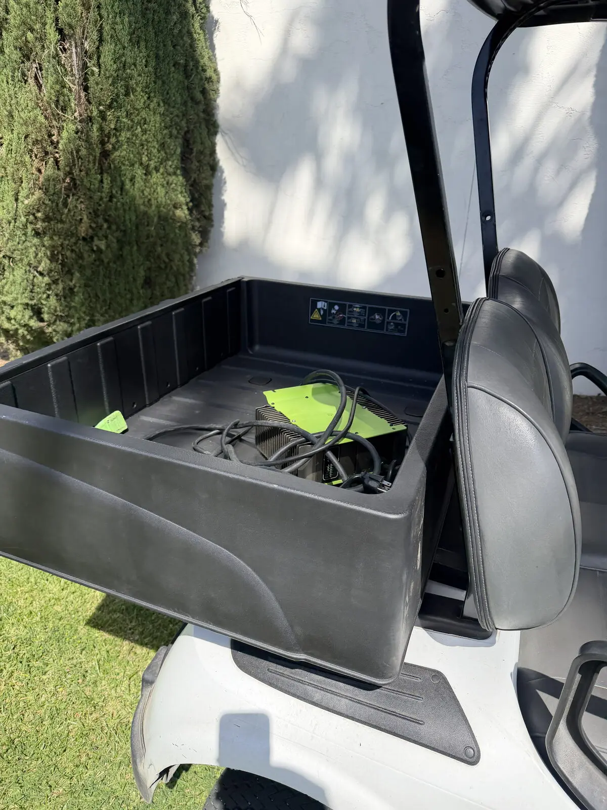 2022 E-Z-GO RXV ELiTE Lithium thumb 2