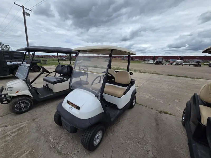 2015 Club Car Precedent photo 1