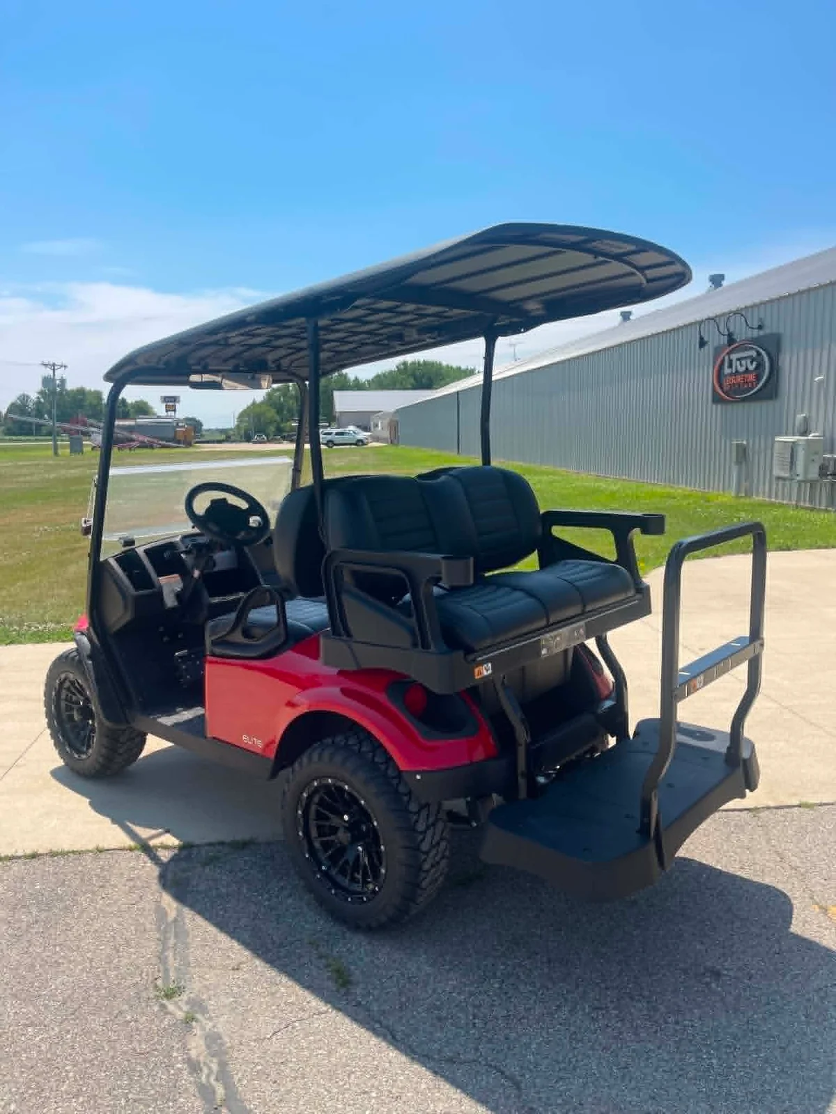 2023 E-Z-GO Express thumb 3