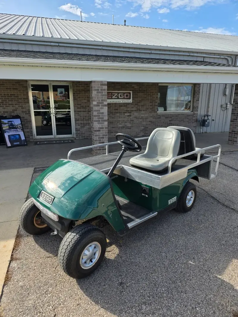2010 E-Z-GO TXT photo 1