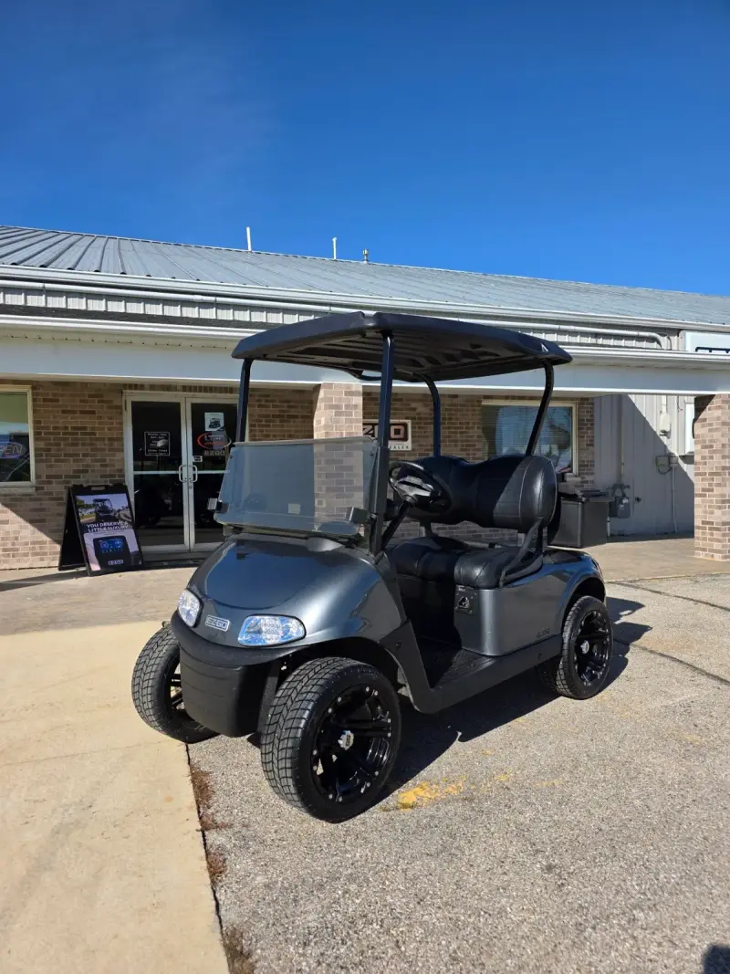 2022 E-Z-GO RXV photo 1