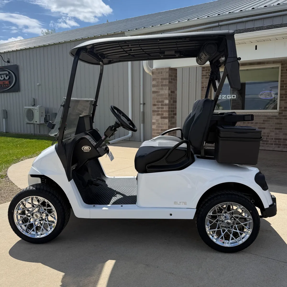2027 E-Z-GO Freedom thumb 2