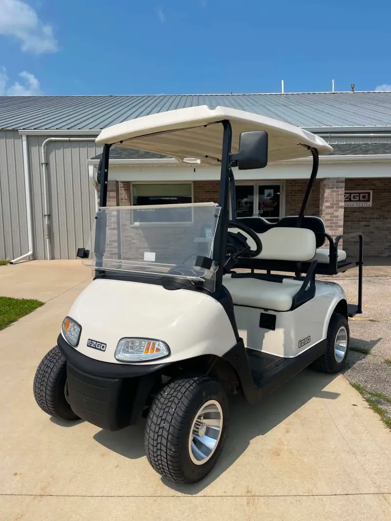2016 E-Z-GO RXV thumb 1