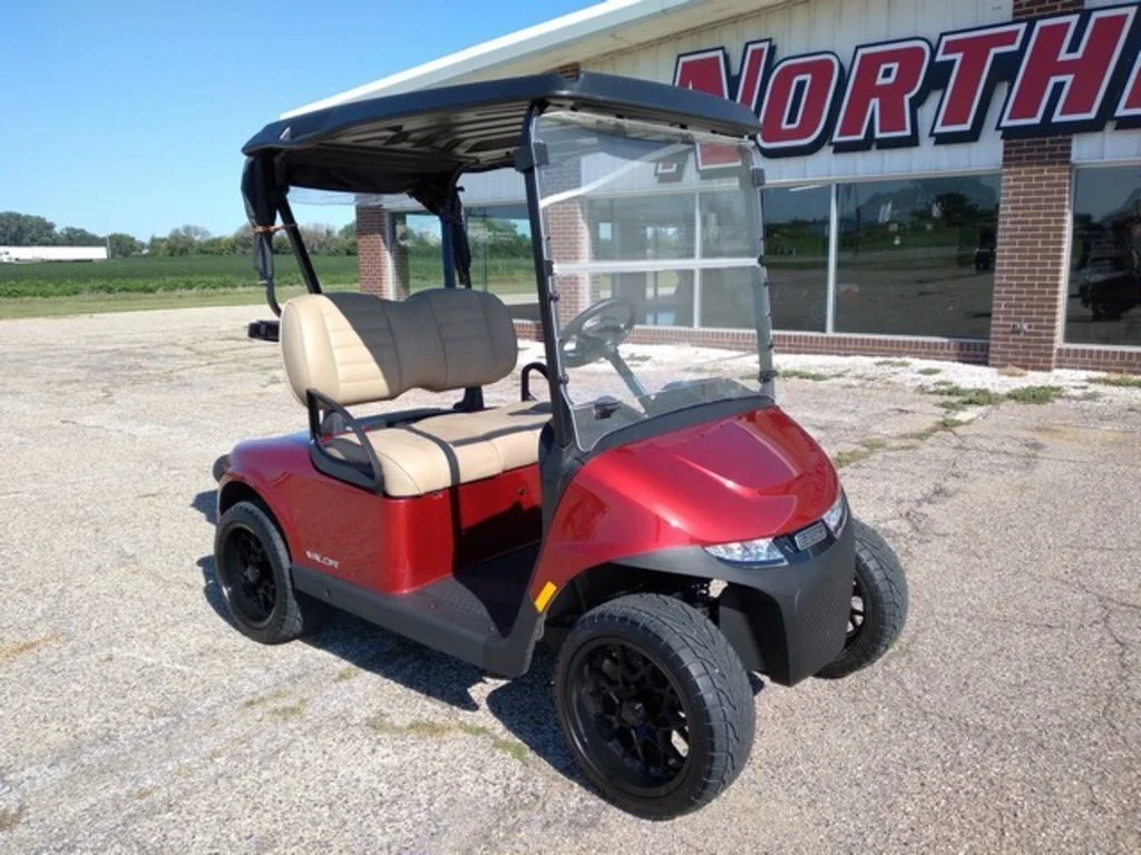 2024 E-Z-GO Valor photo 1