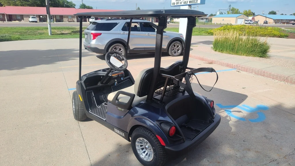 2027 Yamaha Quietech PTV Golf Car thumb 3