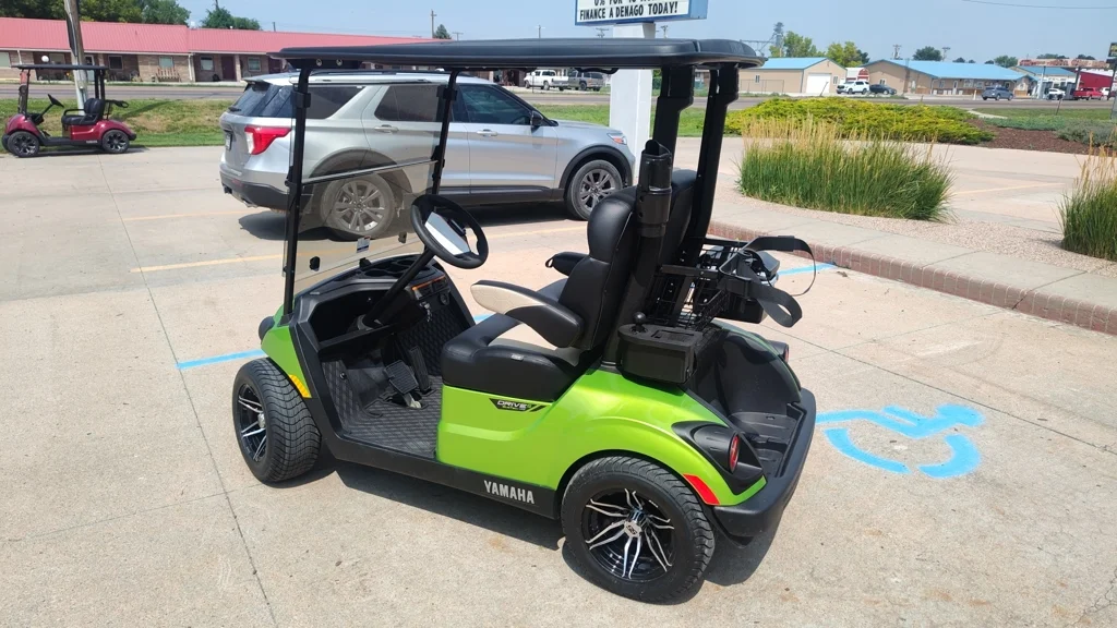 2026 Yamaha Quietech PTV Golf Car thumb 3