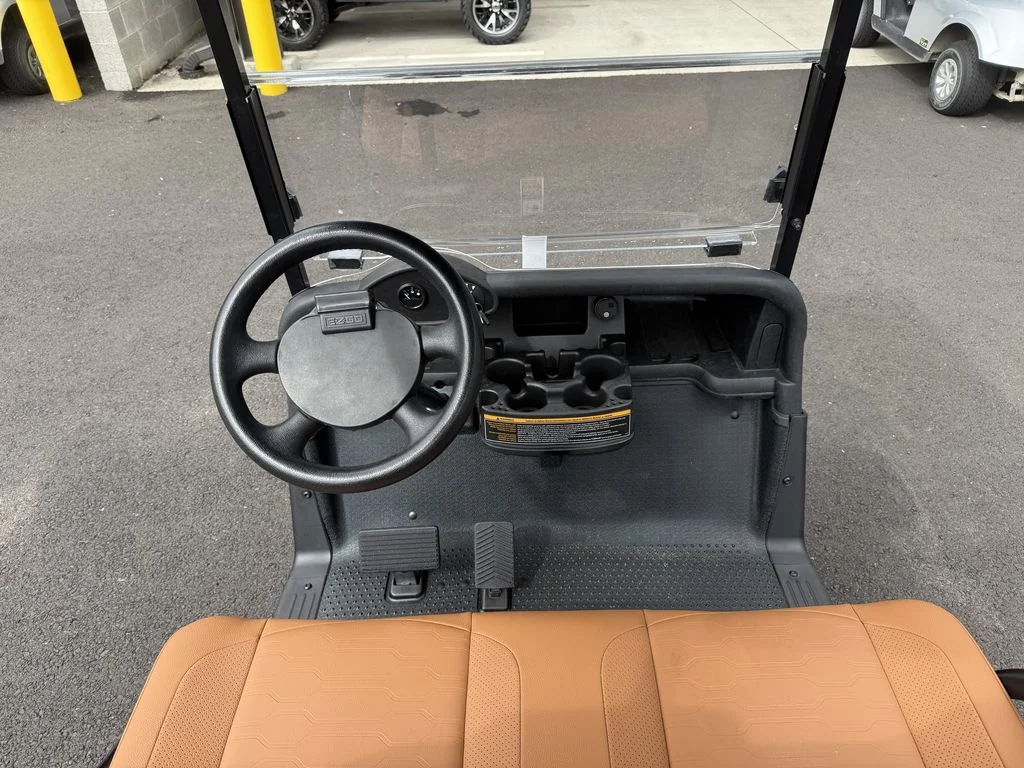 2021 E-Z-GO RXV thumb 4
