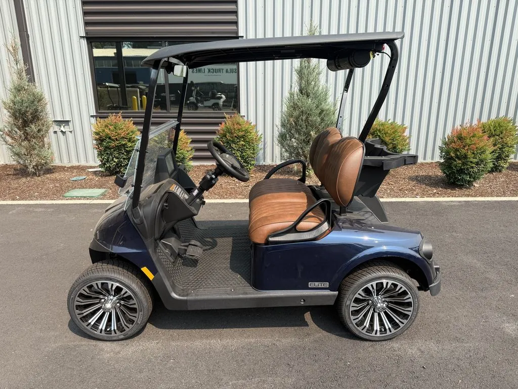 2026 E-Z-GO Freedom thumb 1