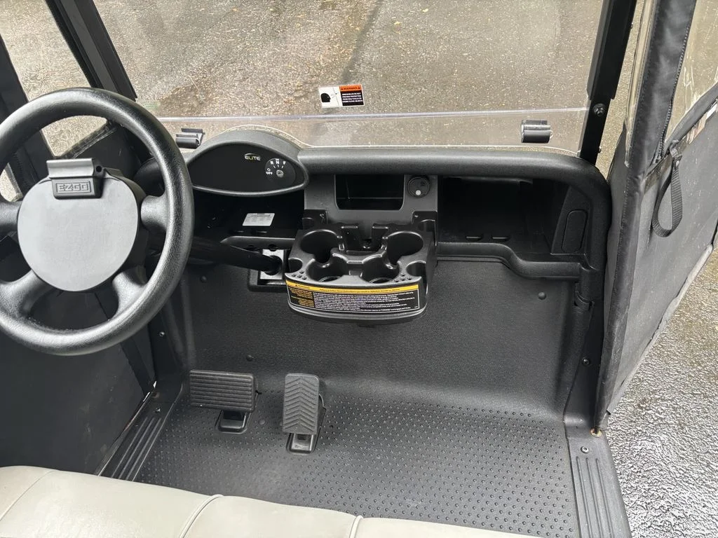2020 E-Z-GO RXV ELiTE Lithium thumb 4
