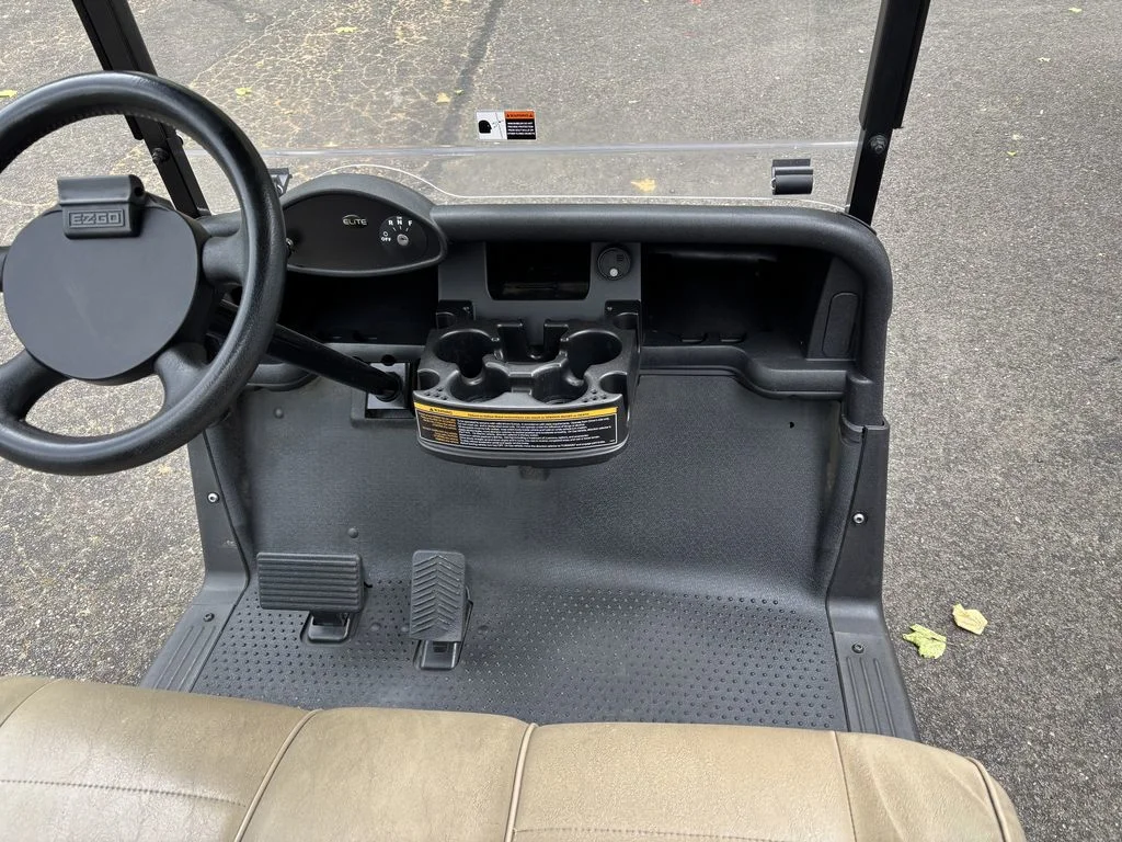 2020 E-Z-GO RXV ELiTE Lithium thumb 4