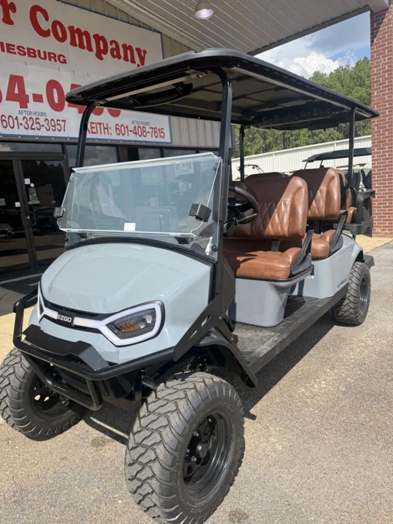 2027 E-Z-GO Xpress 6 thumb 2