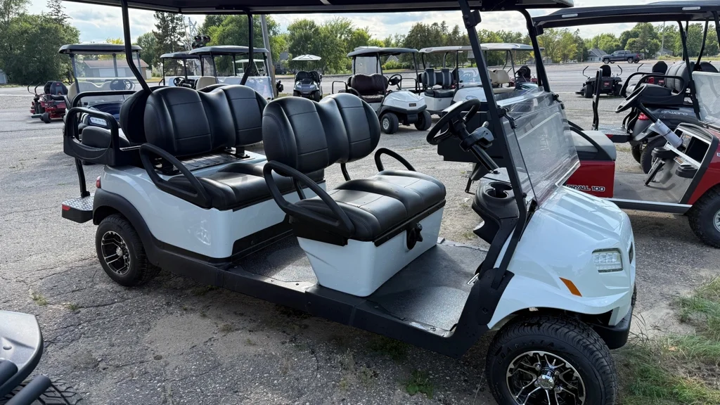 2027 Club Car Onward 6 Passenger thumb 2