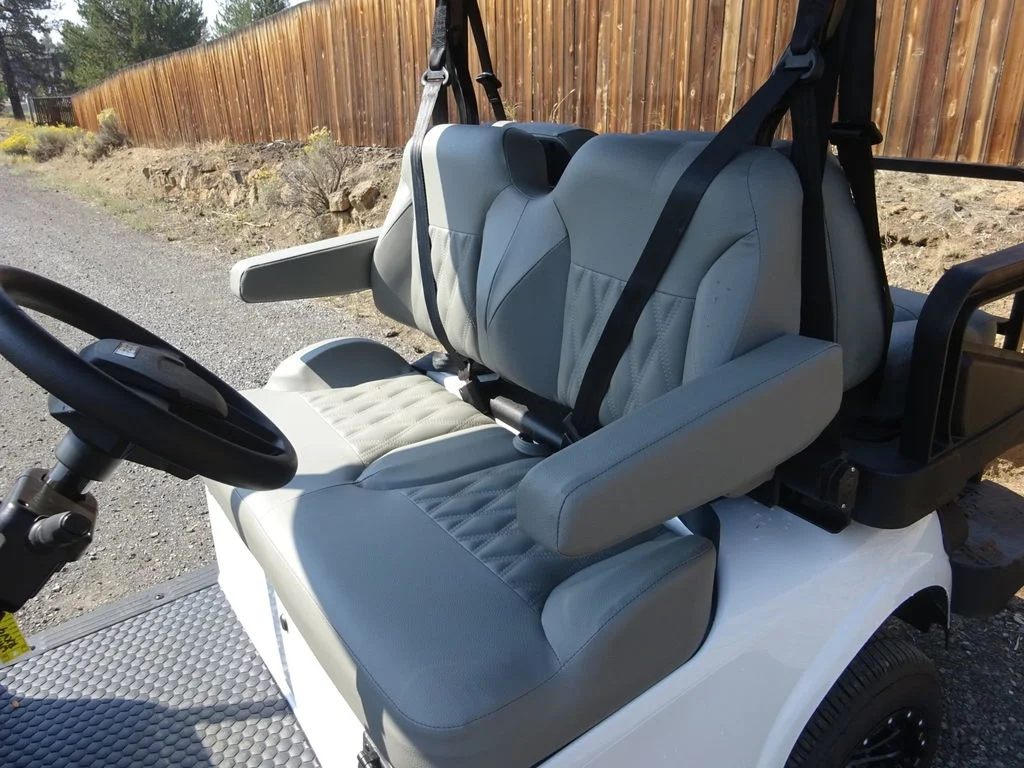 2026 E-Z-GO RXV ELiTE Lithium thumb 4