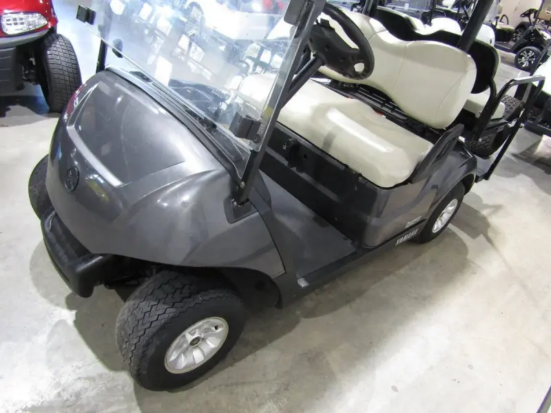 2022 Yamaha Drive Stock 4-seater  golf cart thumb 4