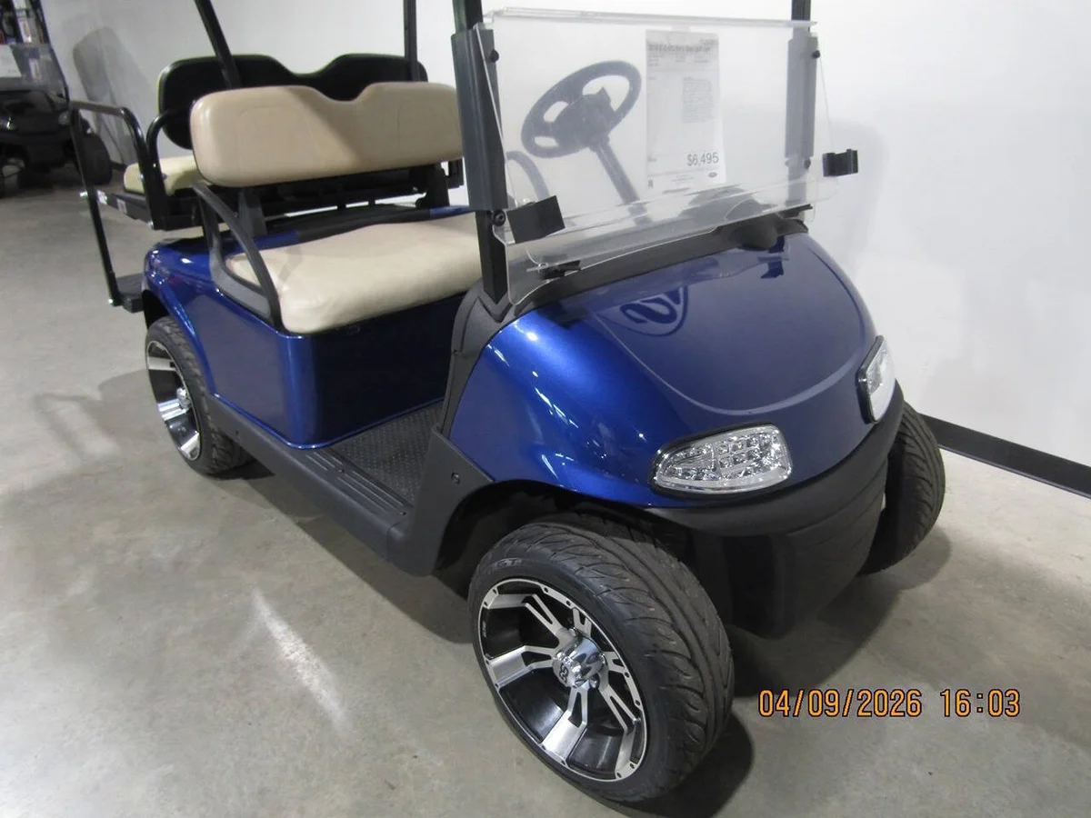 2018 E-Z-GO RXV Custon 2-Seater thumb 4