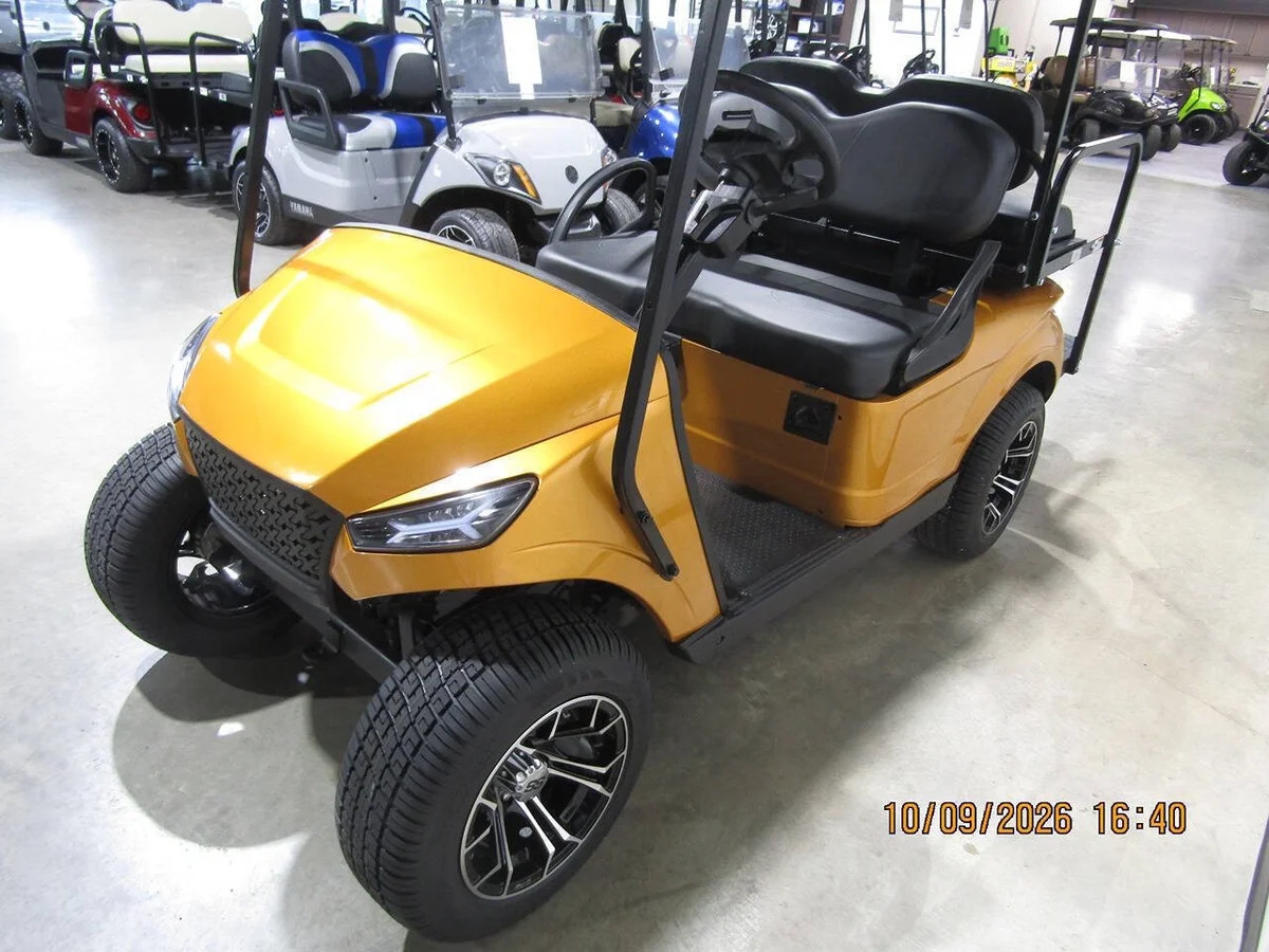 2020 E-Z-GO Storm Electric Custon 4-Seater golf cart thumb 4