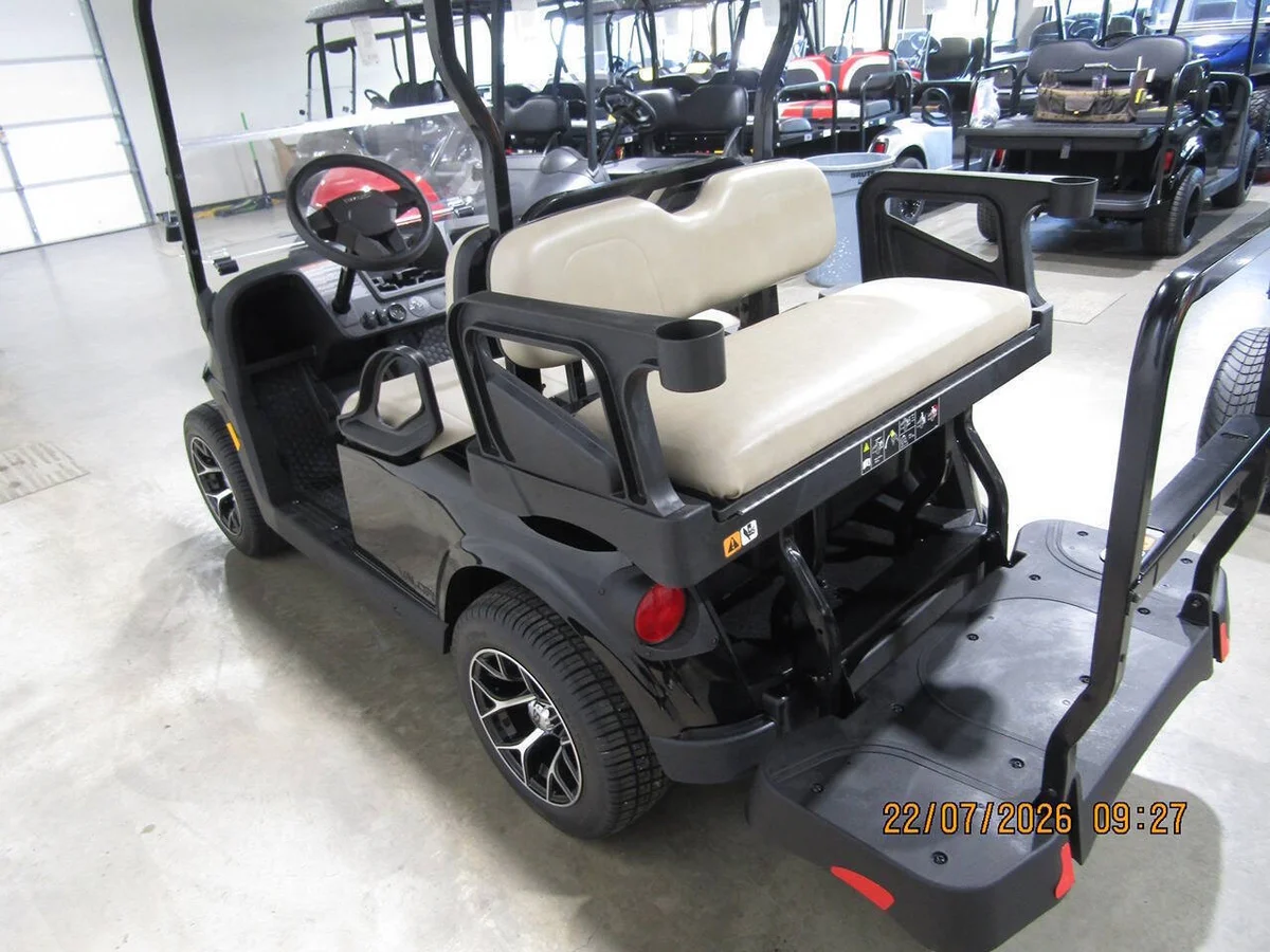 2027 E-Z-GO Valor 4 Passenger thumb 4