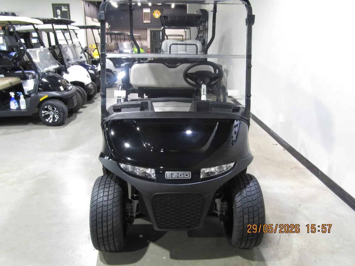 2026 E-Z-GO RXV Custom 4-Seater thumb 3