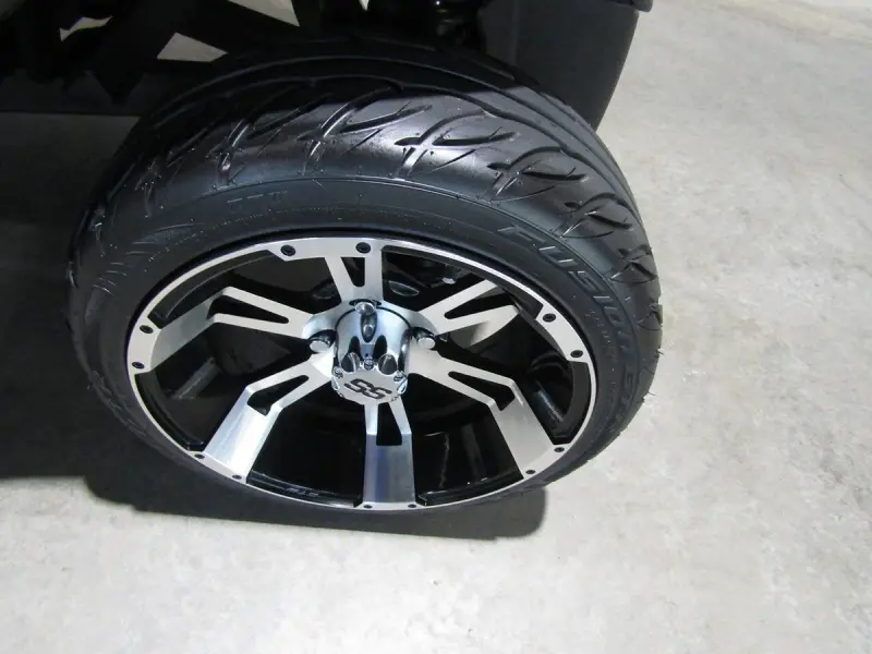 2018 E-Z-GO RXV Custon 2-Seater photo 1