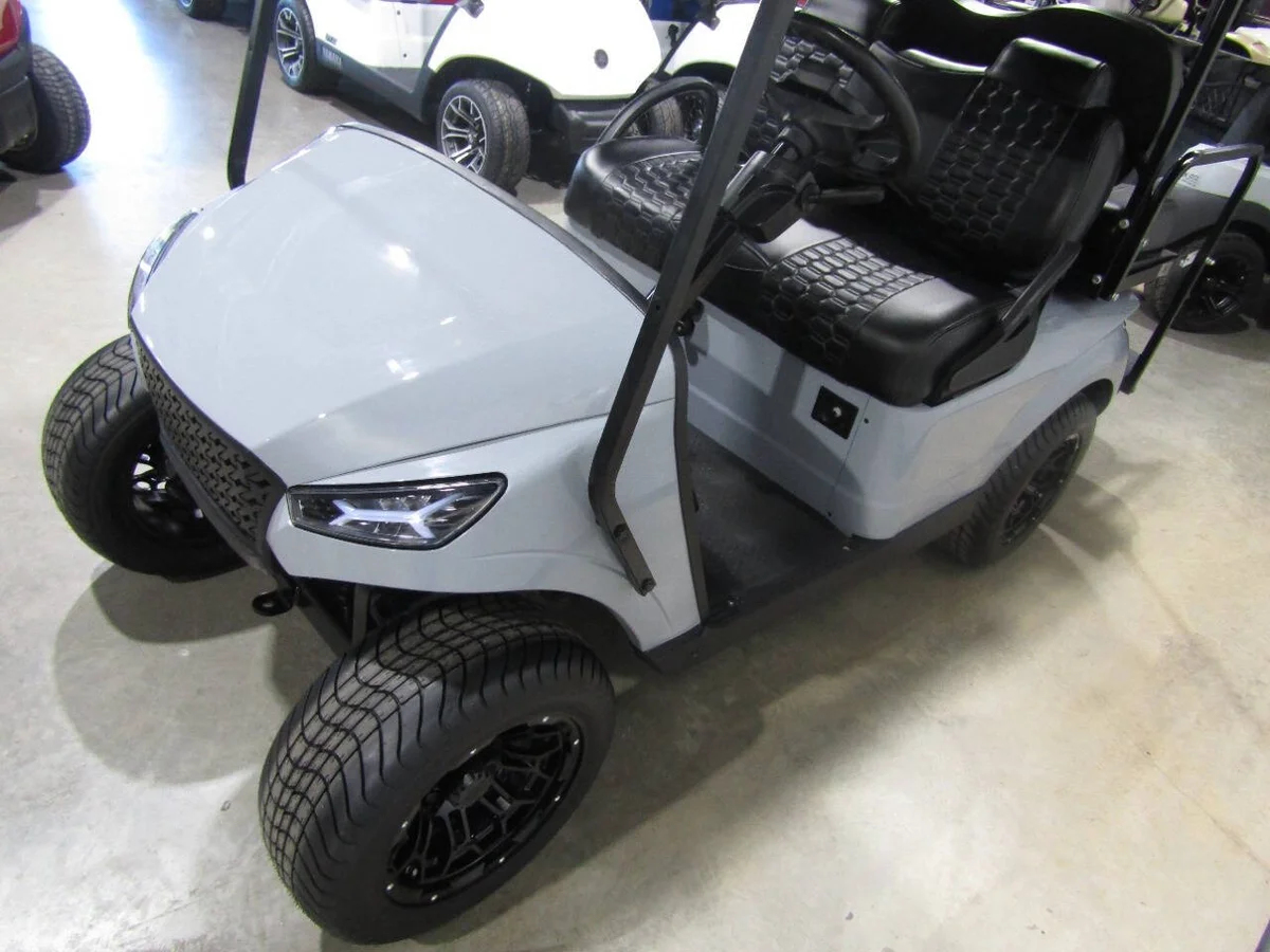 2020 E-Z-GO Storm Gas golf cart Custom 4-Seater thumb 4