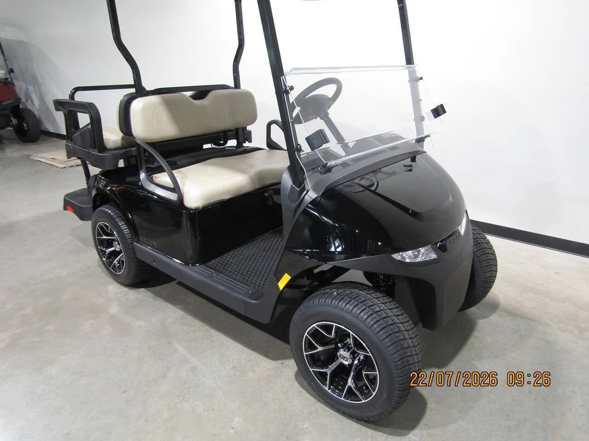 2027 E-Z-GO Valor 4 Passenger thumb 2