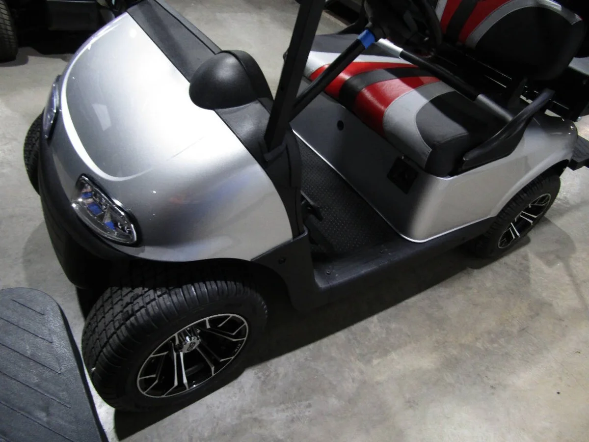 2019 E-Z-GO RXV Custom 4-Seater thumb 4