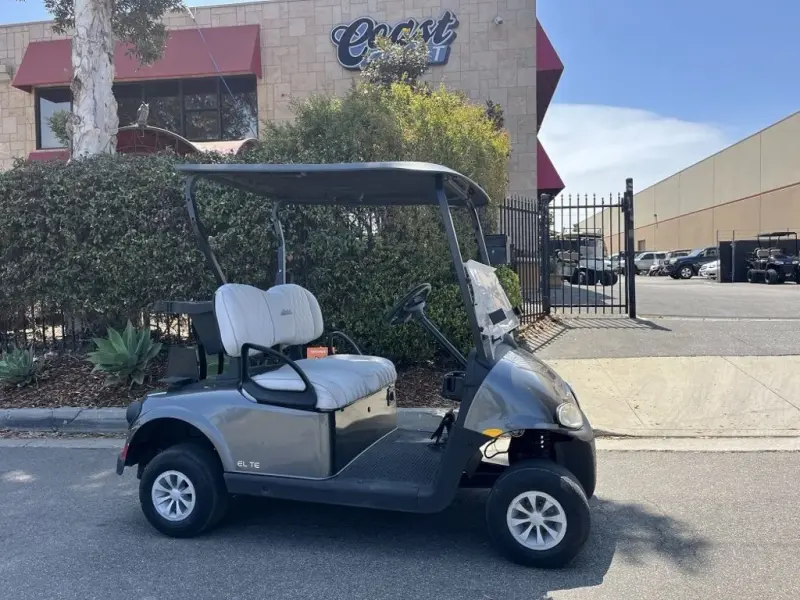 2022 E-Z-GO RXV photo 1