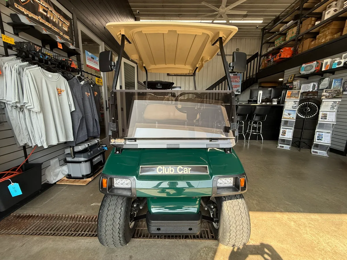 2002 Club Car DS Gas thumb 2