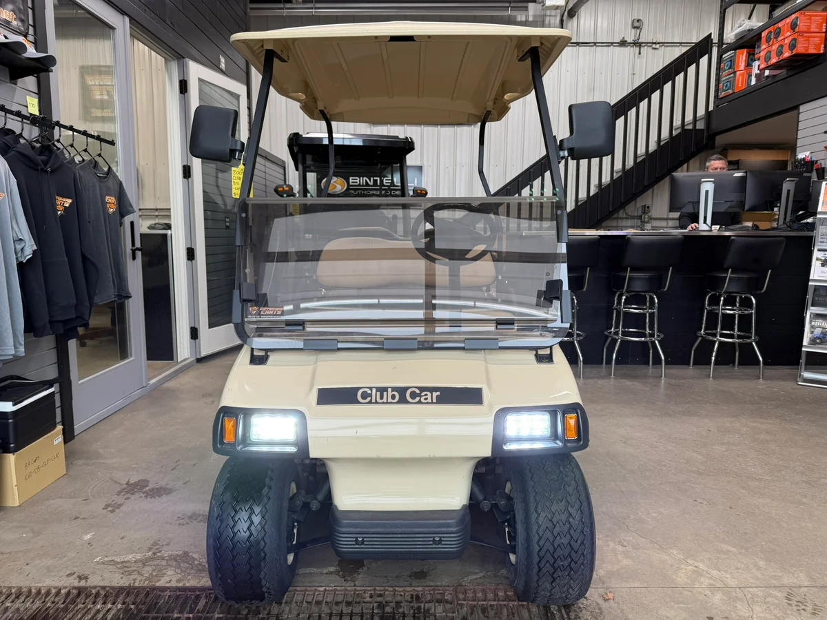 2002 Club Car DS Gas thumb 3