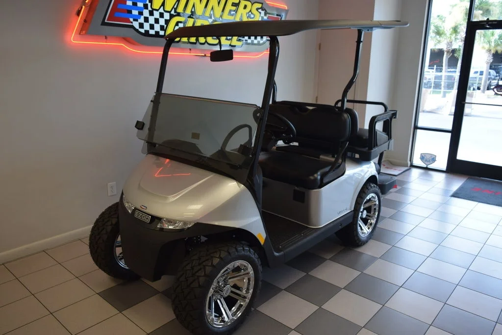 2024 E-Z-GO Valor thumb 2