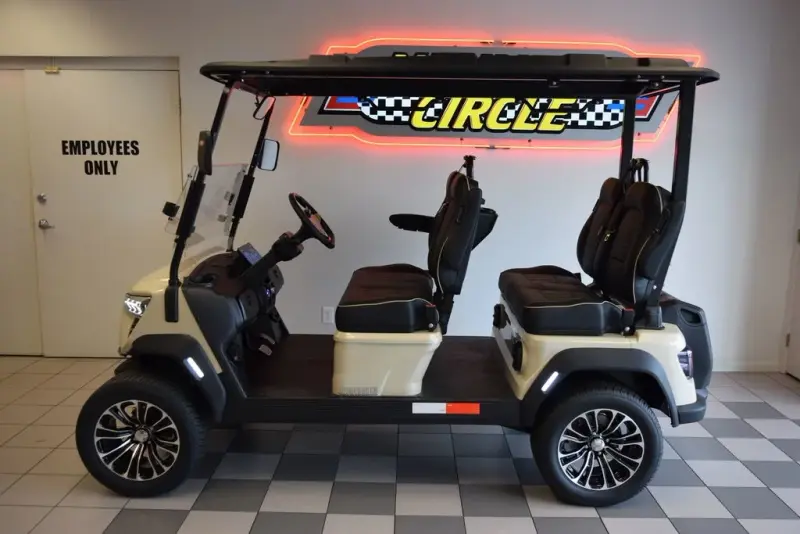 2026 Voyager Electric Vehicles Commander 4P-Non Lifted photo 1