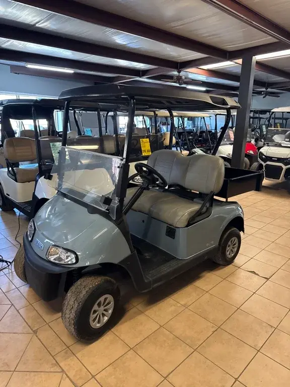 2022 E-Z-GO RXV photo 1