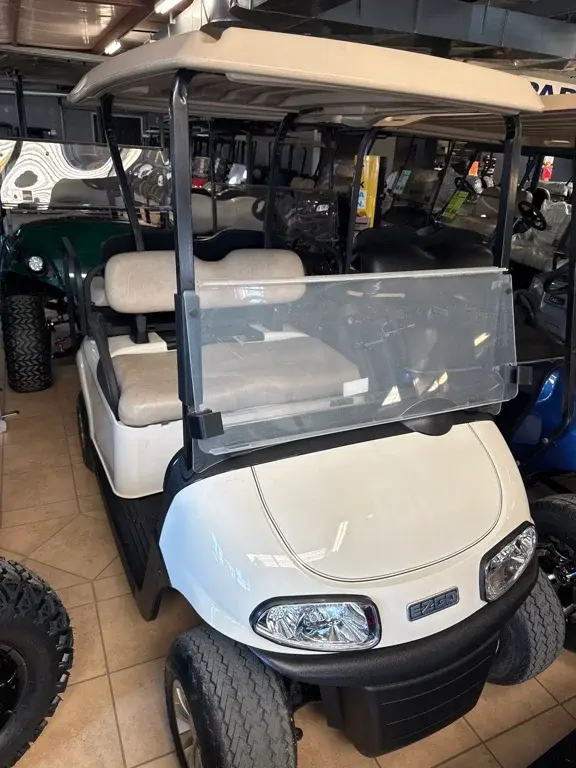2022 E-Z-GO RXV photo 1