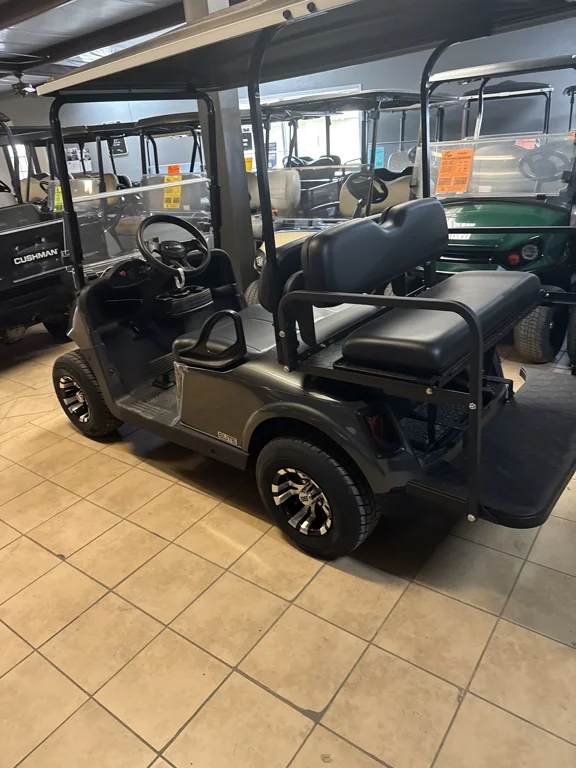 2021 E-Z-GO RXV thumb 3
