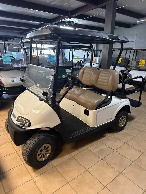 2023 E-Z-GO RXV thumb 3