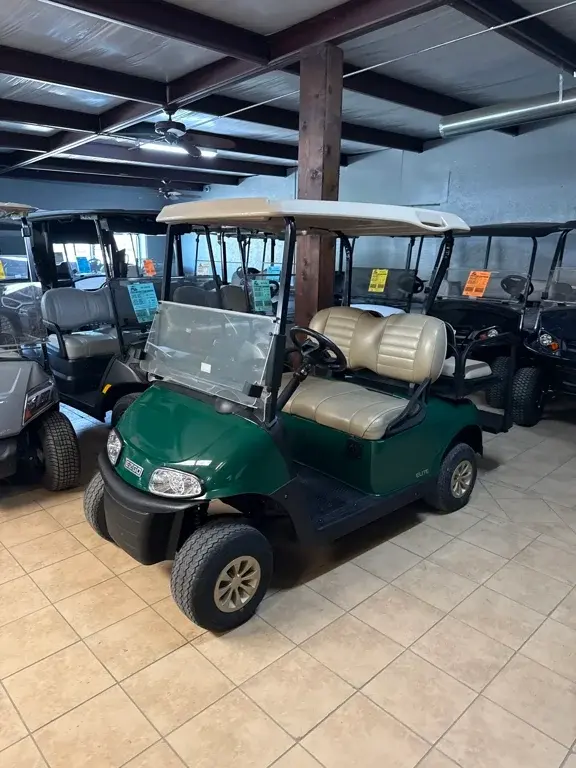 2023 E-Z-GO RXV photo 1