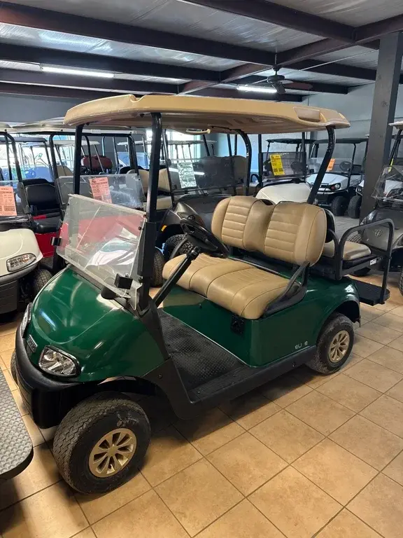 2023 E-Z-GO RXV photo 1