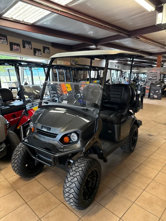 2026 E-Z-GO Express thumb 3